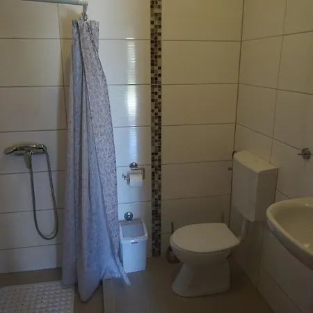 Antonio 2 Brodarica (Sibenik-Knin)
